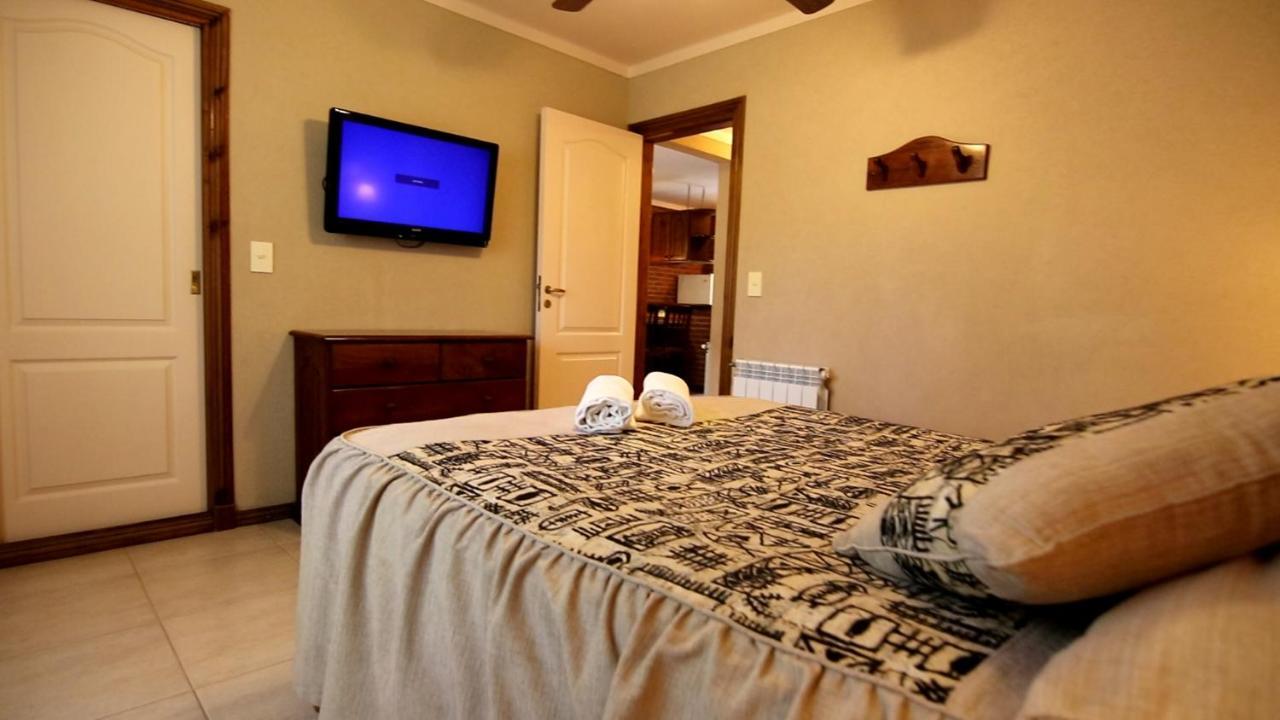 Villa Refugio del Bosque Carilo Esterno foto